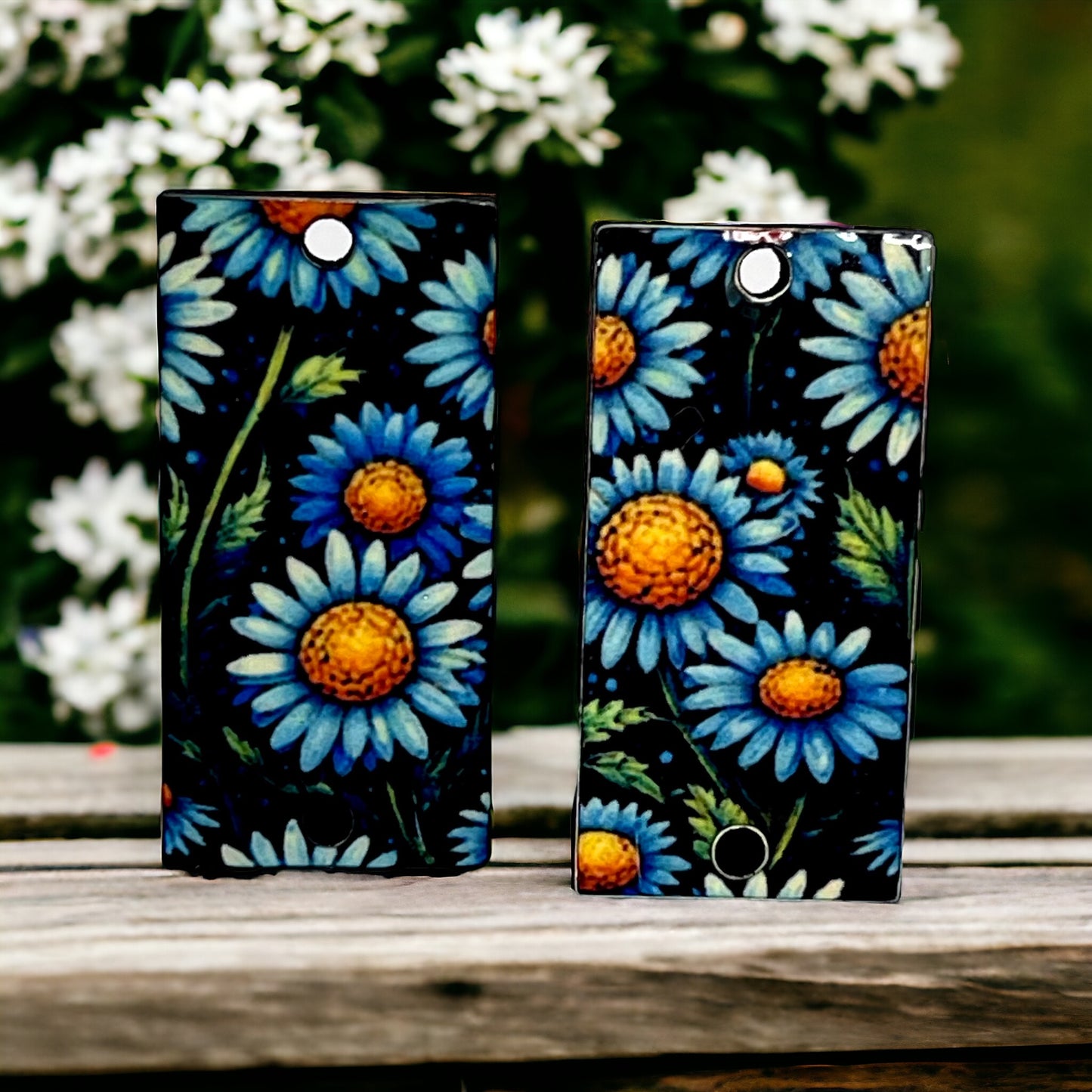 Blue Daisy - Jewelry Components - Charms #116